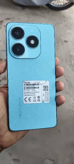 Tecno Spark 20 8.256gb 0301. . 707. . 4585