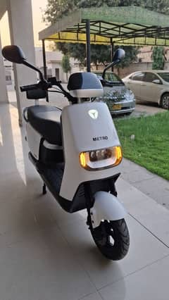 Metro e8s (Electric Bike)- 155 Km Range