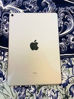 ipad pro 128gb lush condition urgent sale