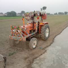 Ghazi tractor 2015 model one handed ussed