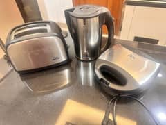 SET OF SANDWICH MAKER, KETTLE, TOASTER