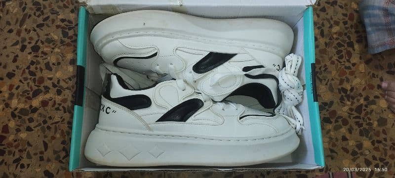 size 44 (10) new casual shoes  overall good condition and quality good 1