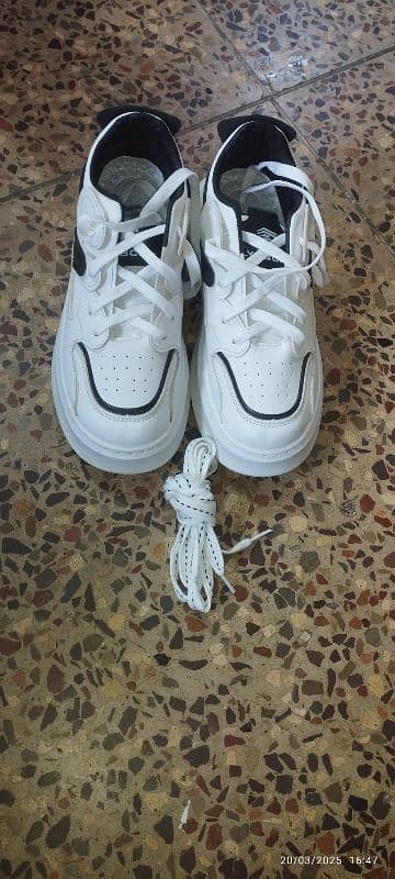 size 44 (10) new casual shoes  overall good condition and quality good 7