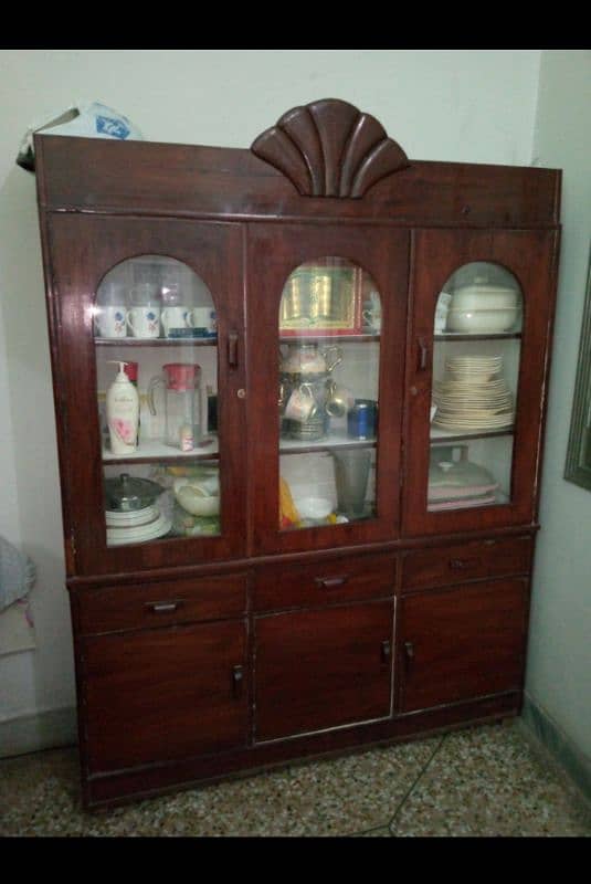 showcase or dressing or iron fream 0