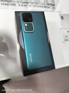 vivo v30 (12gb+256gb) with box and all acessories