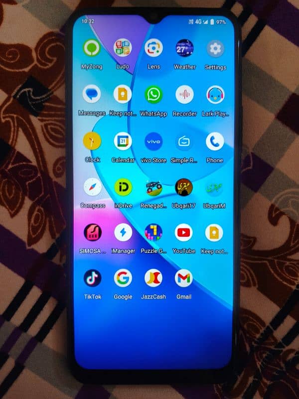 VIVO Y20 4/64 With Box 0