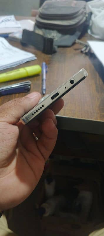 12+256gb camon 30 only ,3mounth use 6