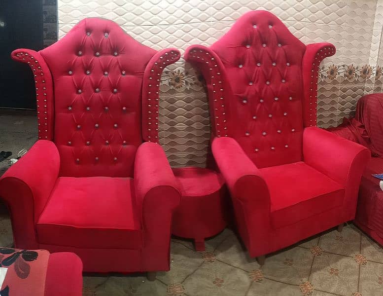 Sofa & Chairs 2x with table. Full kami beshi hojaye gi eid se pehly 0