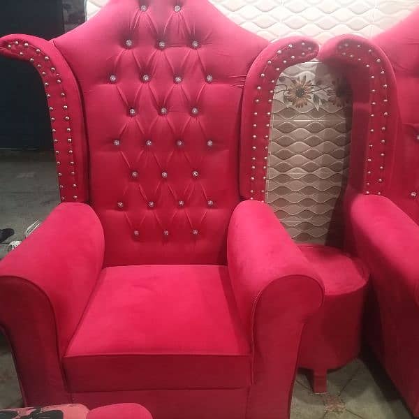 Sofa & Chairs 2x with table. Full kami beshi hojaye gi eid se pehly 1