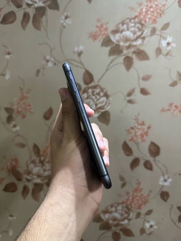 iPhone 11 Sim Glitch Working From 3 years 8