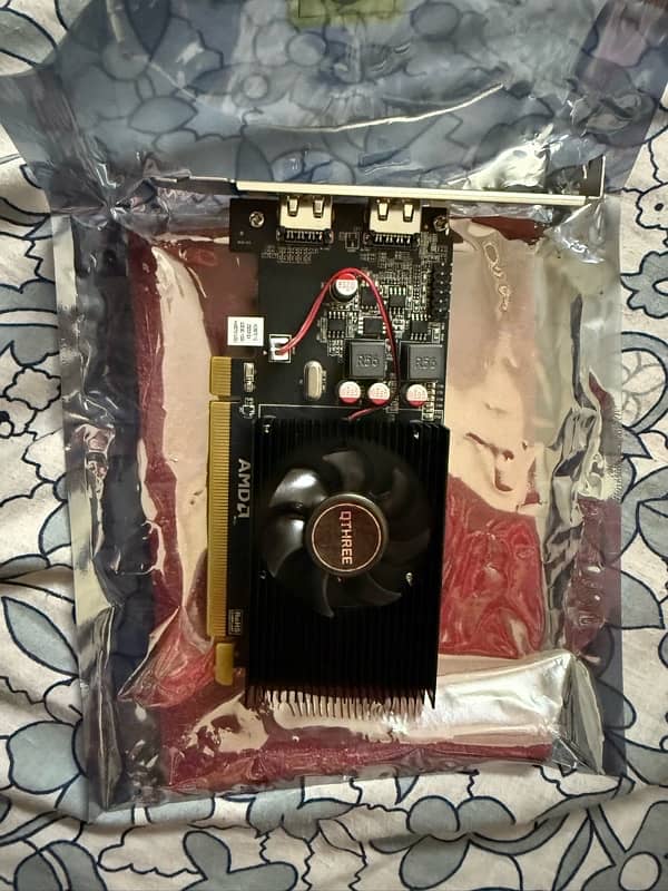 Qthree AMD Radeon HD 6570 1gb ddr3 1