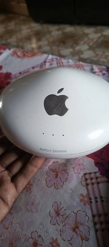 Apple airport extreme router 0