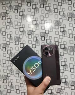 vivo v30e 10 by10 all ok with box charger