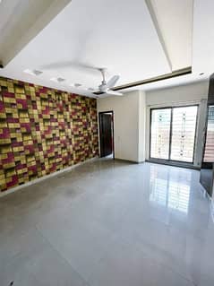 Vip 10 Marla Used House For Sale In Bahria Town Lahore