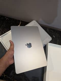 MacBook Air M2 - 13", 8 GB + 256 GB