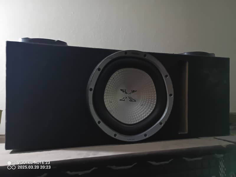 Amplifier and woofer with 2 Speakers 1