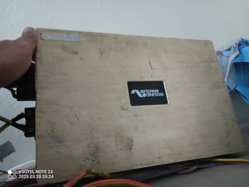 Amplifier and woofer with 2 Speakers 7
