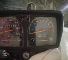 single hand ride and new condition Honda 125