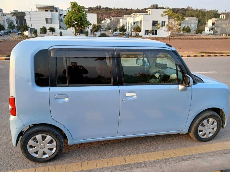 Daihatsu Move Conte  2013 0