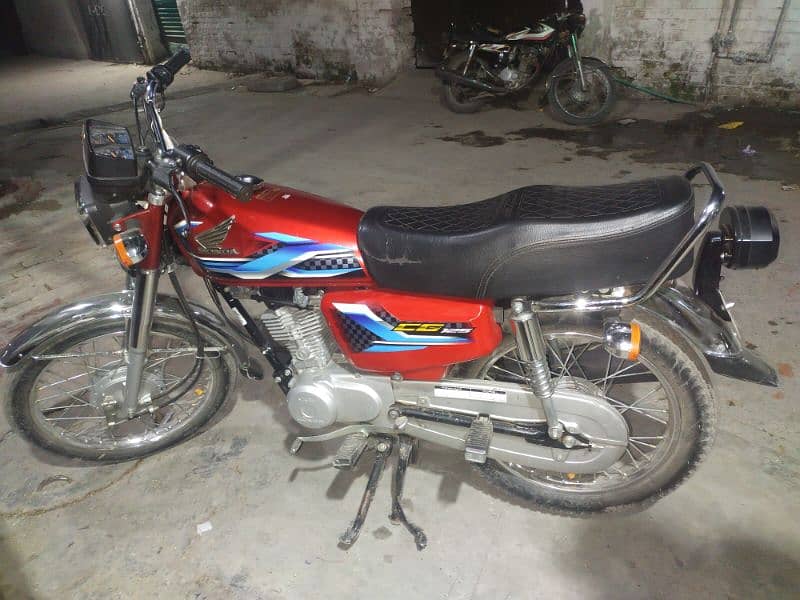 HONDA CG125 RED COLOR 2024/2023 3