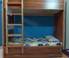 Bunk bed without mattresses