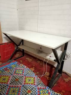 Gaming PC Table and Chair for sale 10/10 condition