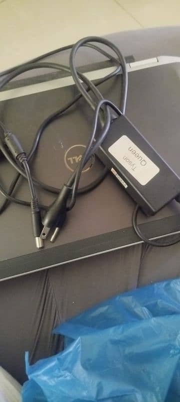 Laptop / Dell Latitude E6320 i5 2nd Generation 6Gb Ram 128 SSD 1