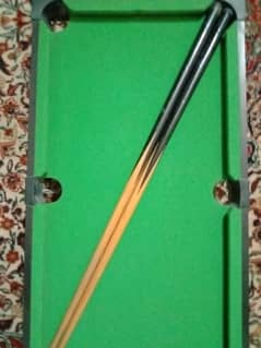 pool 2 cue with original balls and chock with box