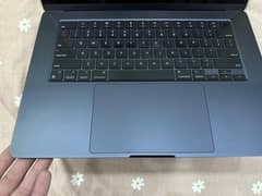 MacBook Air M2 15” 16 GB