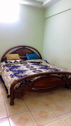 Sheesha wood king size bed with mattres and side table