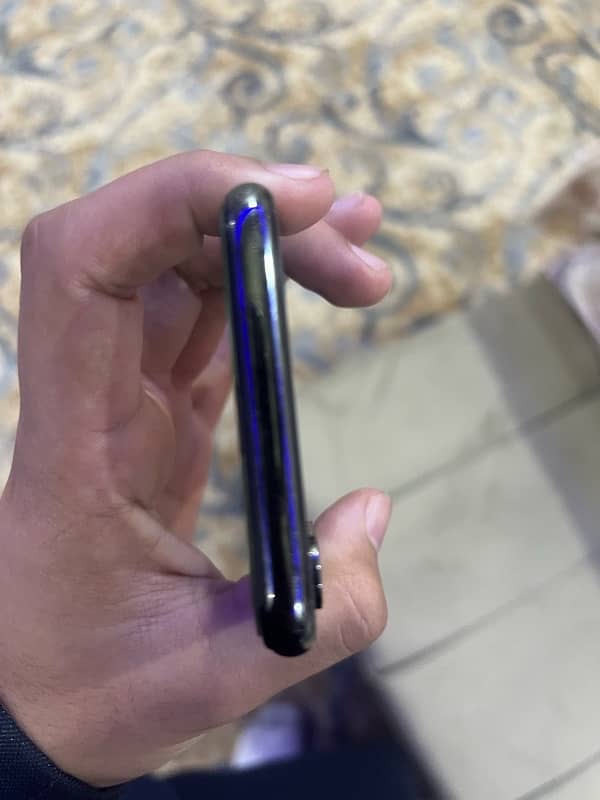 iphone X 4