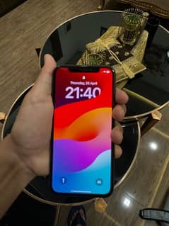 iPhone xs factory unlock 64 gb