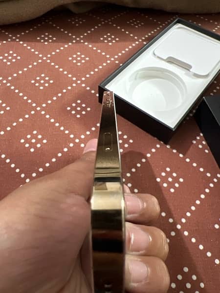 iphone 12 pro 128 gb gold colour 3
