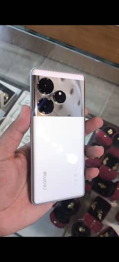 realme GT6 16/512