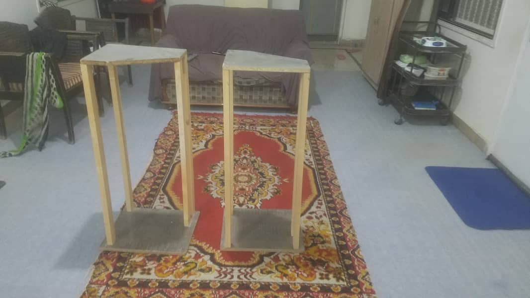 Speaker Stand 1