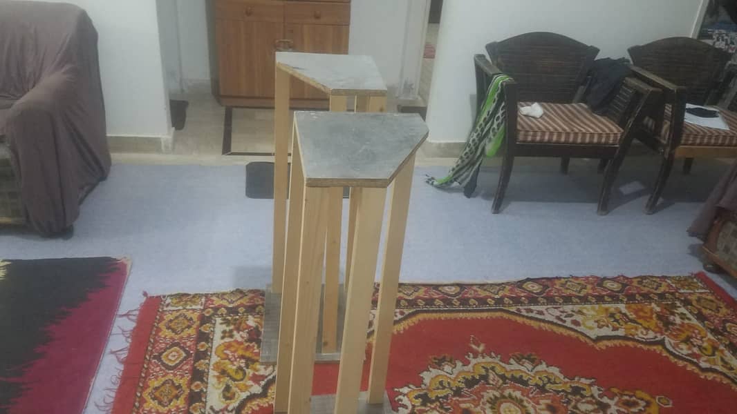 Speaker Stand 2