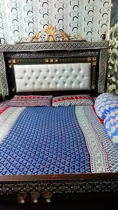 Dubble bed with dressing almari