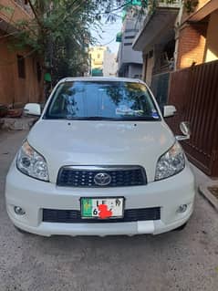 Toyota Rush 2011 pearl white cloure Genuine condition