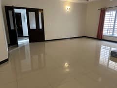 Kanal 2 bed lounge upper portion sector E DHA 2 Islamabad for rent