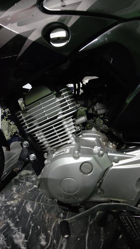 Yamaha YBR 125-G (Japanes Model 2016) 8