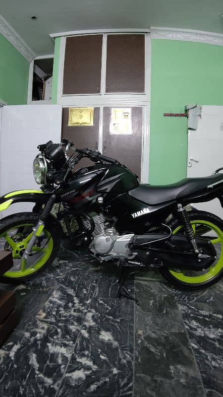 Yamaha YBR 125-G (Japanes Model 2016) 12