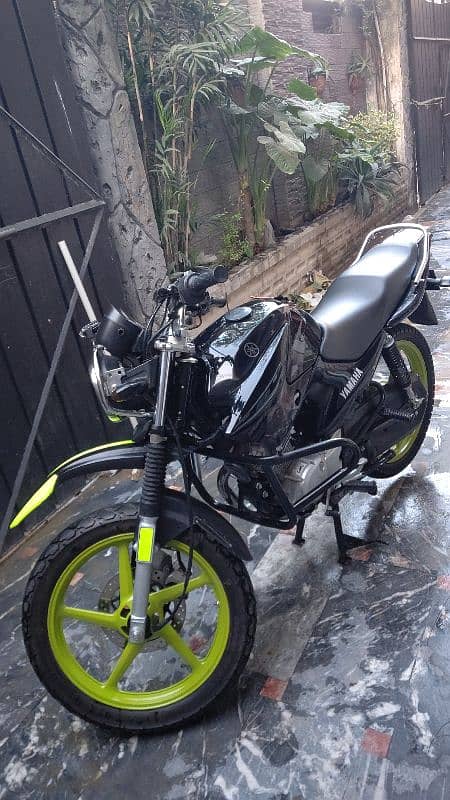 Yamaha YBR 125-G (Japanes Model 2016) 15
