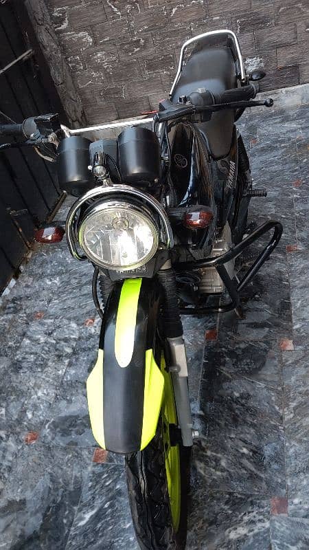 Yamaha YBR 125-G (Japanes Model 2016) 16
