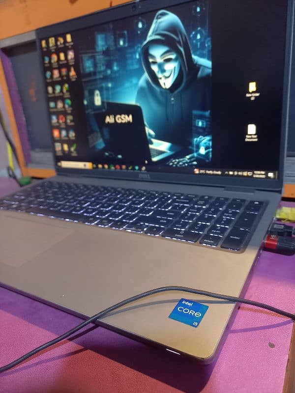 core i5 11th Gen 16 GB ram 128+512 ssd 0