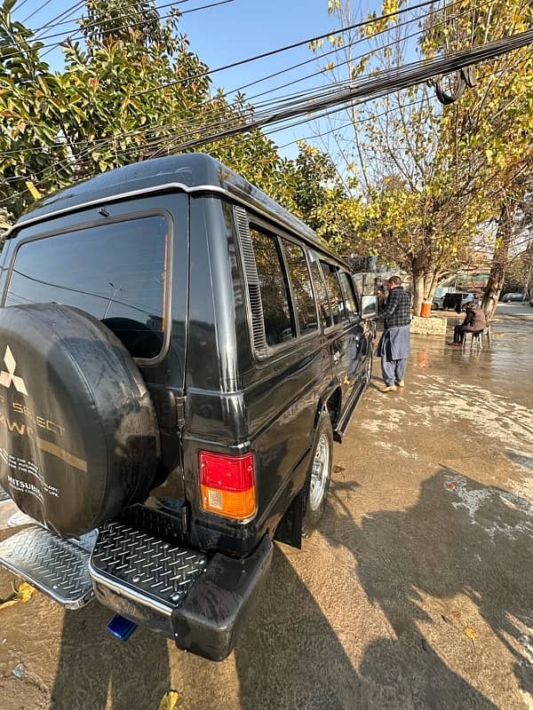 Mitsubishi Pajero 1989 7