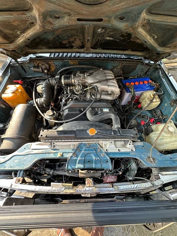 Mitsubishi Pajero 1989 10