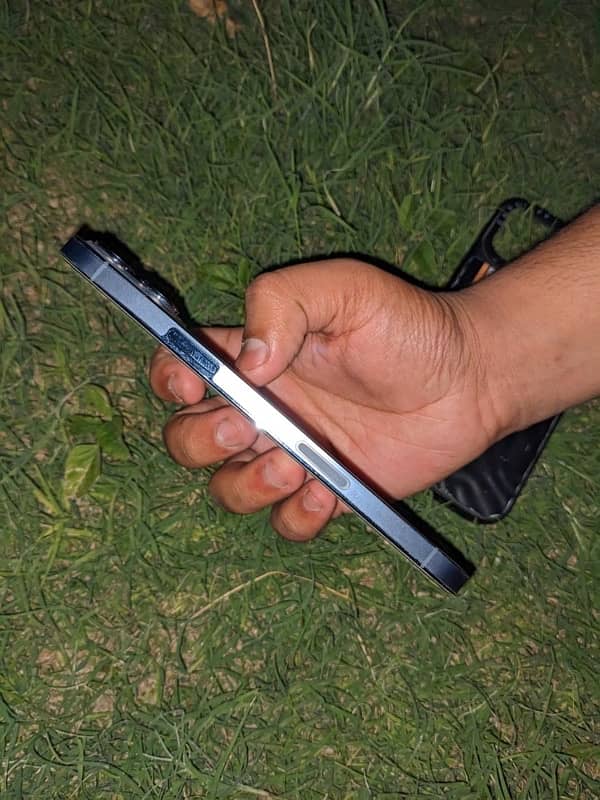 iPhone 13 Pro Max 1