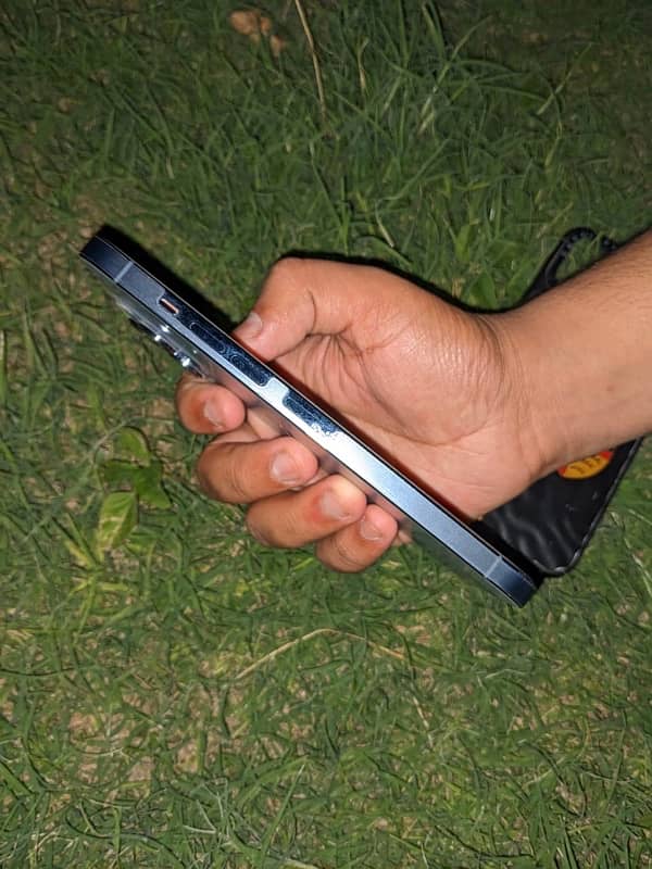 iPhone 13 Pro Max 2
