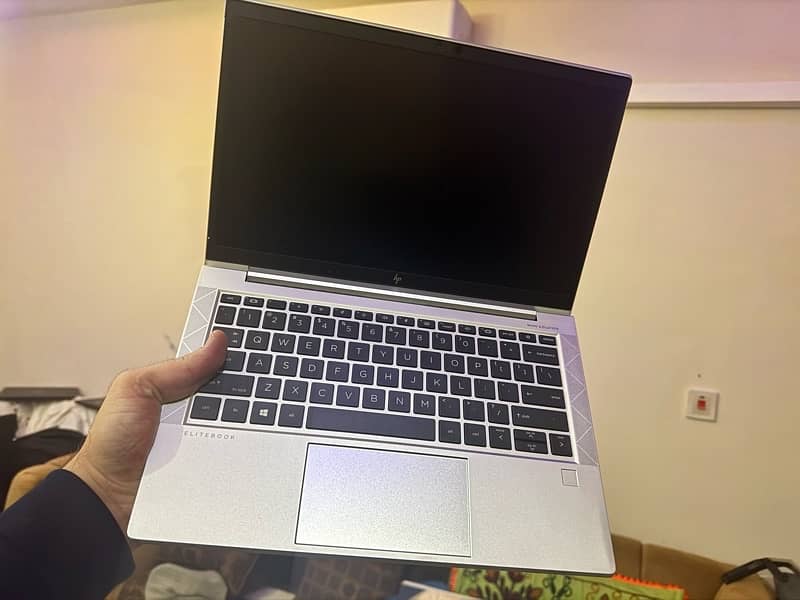 Hp ellitebook 830g8 core i7 11 th generation 3