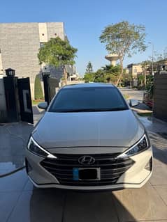 Hyundai Elantra 2022